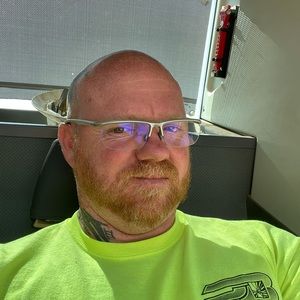 Meet your Posher, Dennis